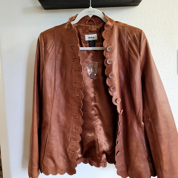 Neiman Marcus Exclusive Leather Blazer - Picture 4 of 7